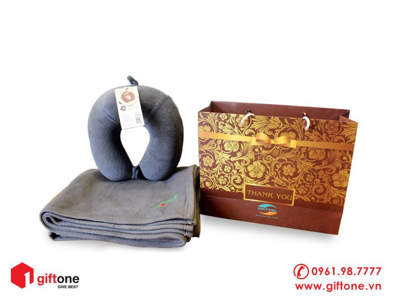 chăn nỉ du lịch in logo theo yêu cầu